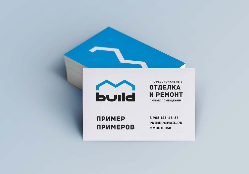 Логотип M-build на визитке